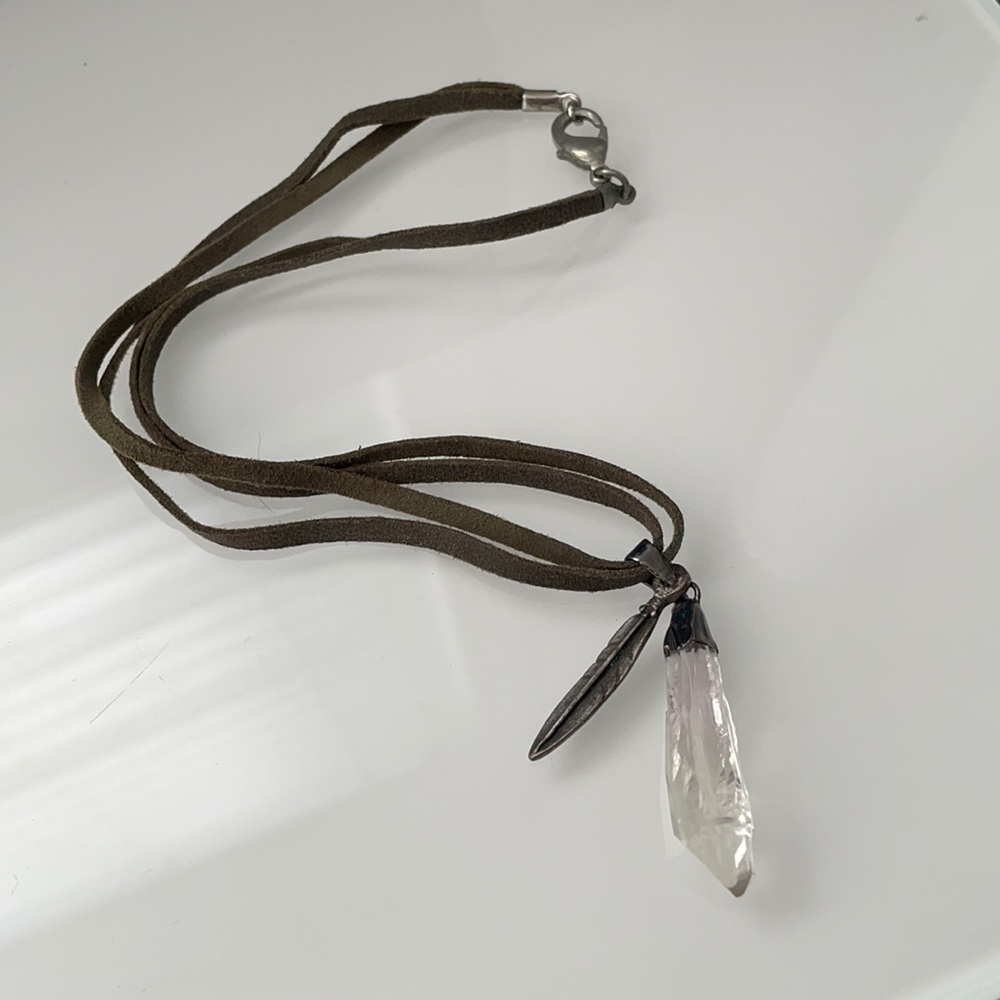 Pewter crystal & feather choker 🪶